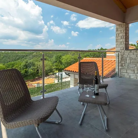 Holiday home Fiolla *
