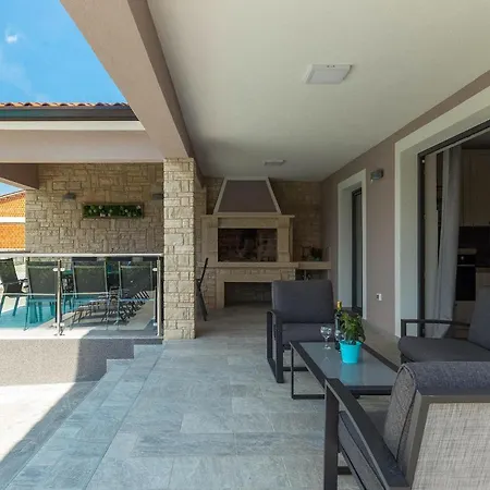 Holiday home Fiolla